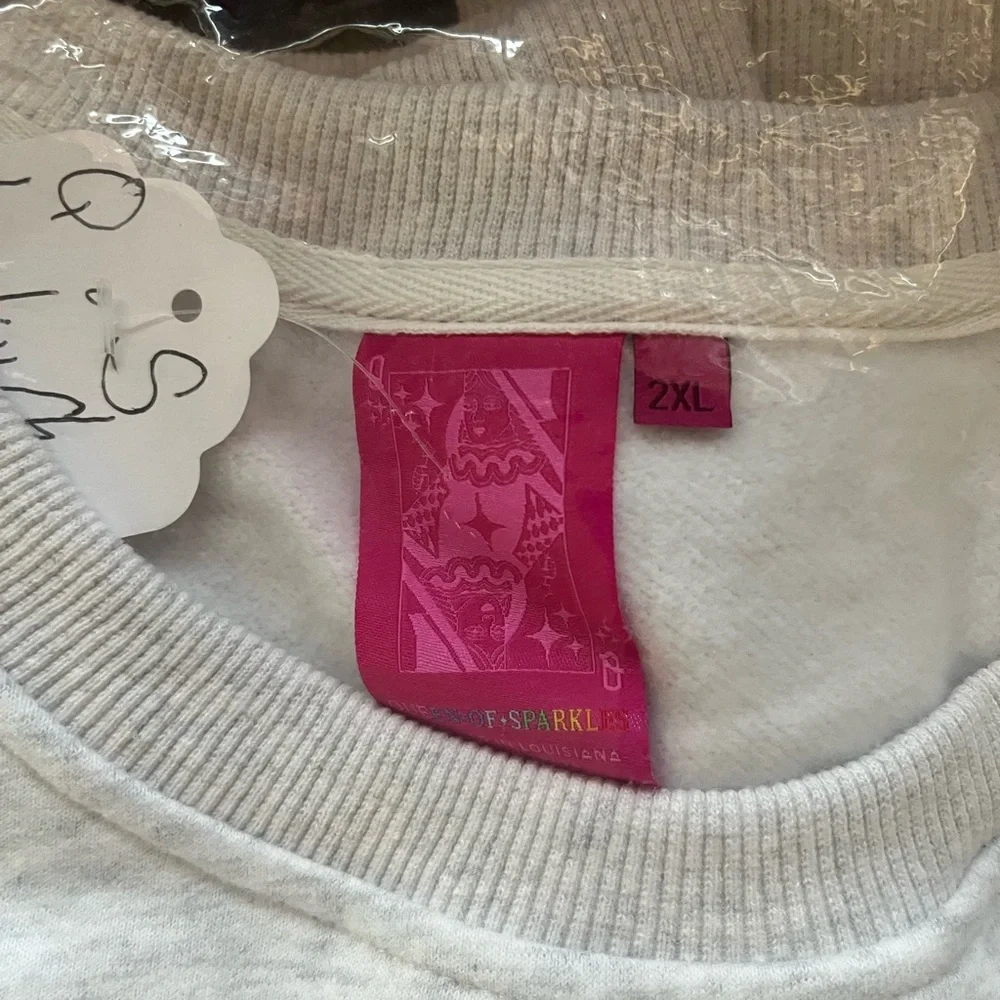 QUEEN OF SPARKLES Lucky Charm Icon Sweatshirt - NWT - XXL - Picture 3 of 3